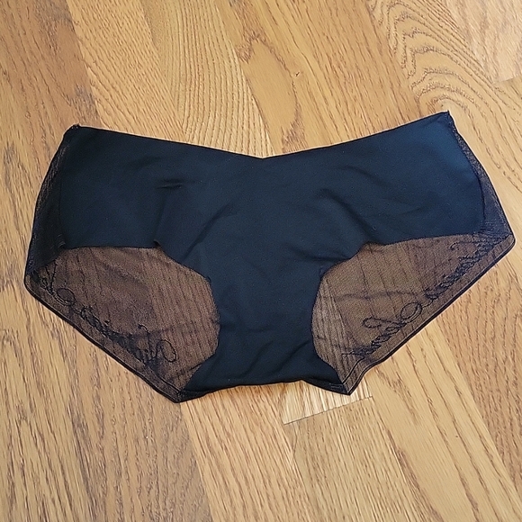 NWT Victoria's Secret Hiphugger Panties Size Small - Picture 1 of 5